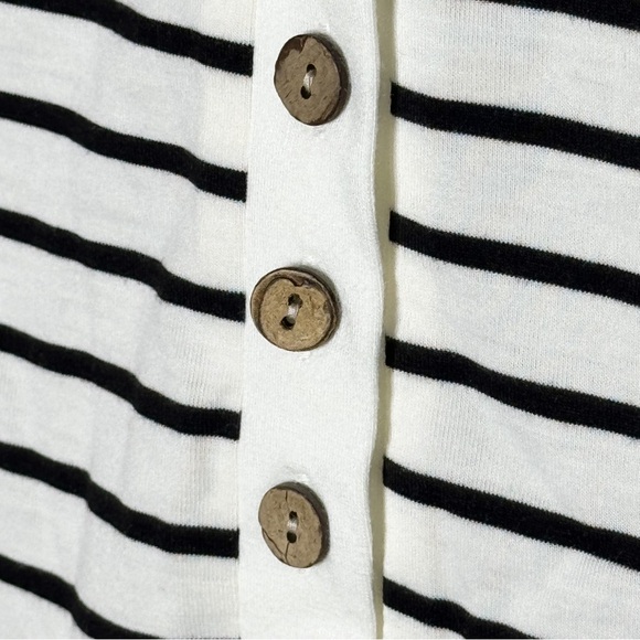 Striped Lace Trim Henley Top | Women’s Size S | NWT Boutique Style - Picture 5 of 7